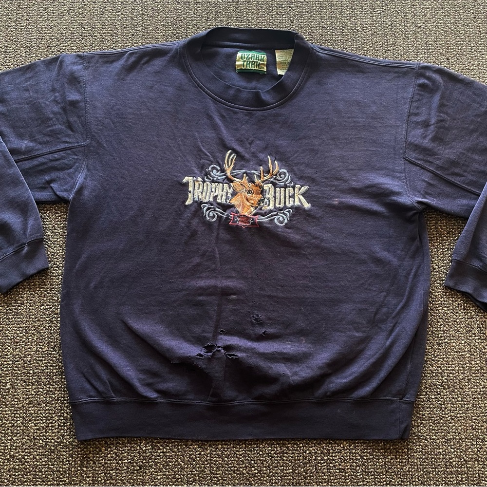 Vintage 90s Ozark Trail Trophy Buck Embroidered Hunting Distressed Sweatshirt XL